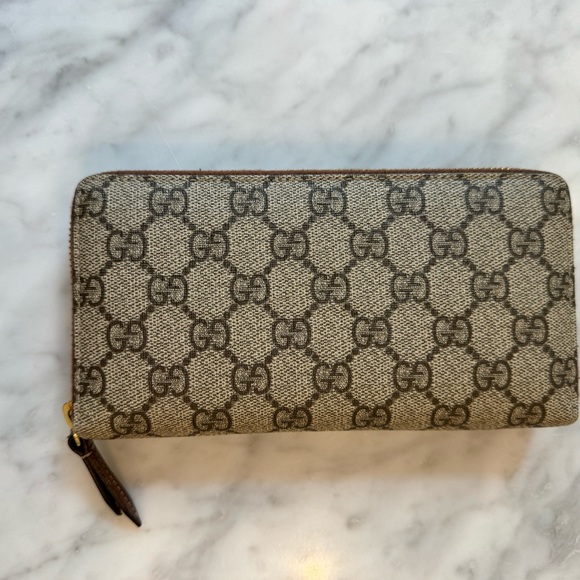 Gucci GG Supreme Tan Monogram Zip Around Wallet - Picture 1 of 12